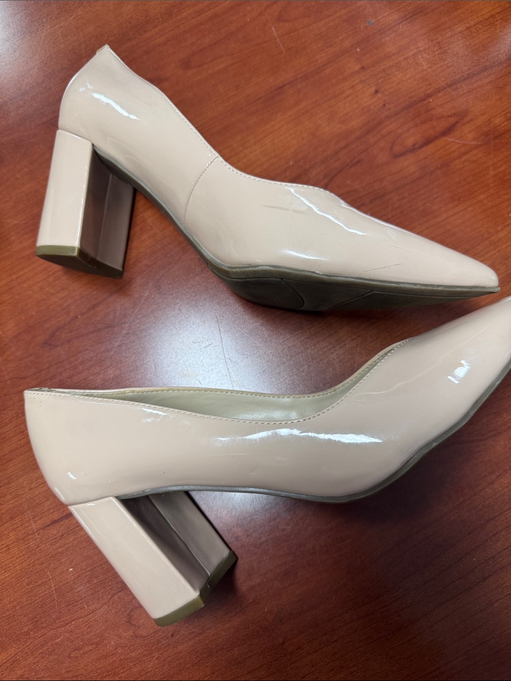 Marc fisher patent Leather heels size 8.5 // 100321
